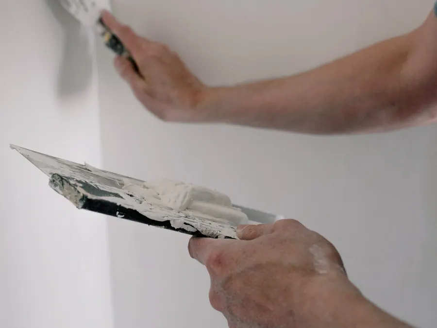 Filling and sanding a wall before paint