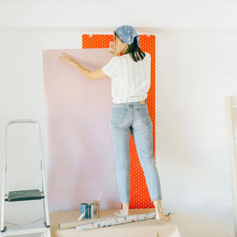 Wallpapering by Pro Chaps